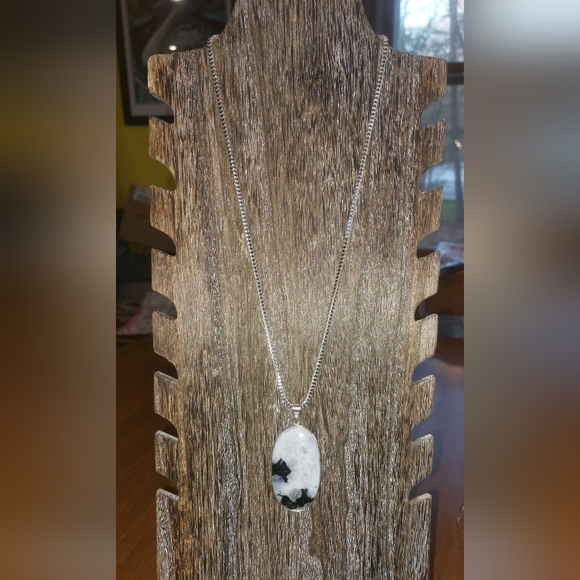 Large Moonstone Necklace - Picture 3 of 8